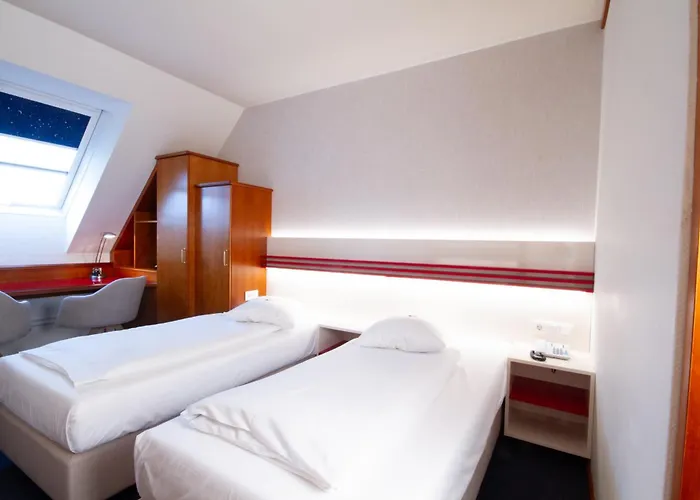 Vienna Sporthotel Готель Відень