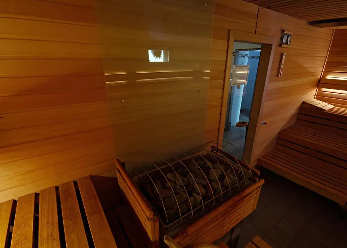 Vienna Sporthotel Готель 4*