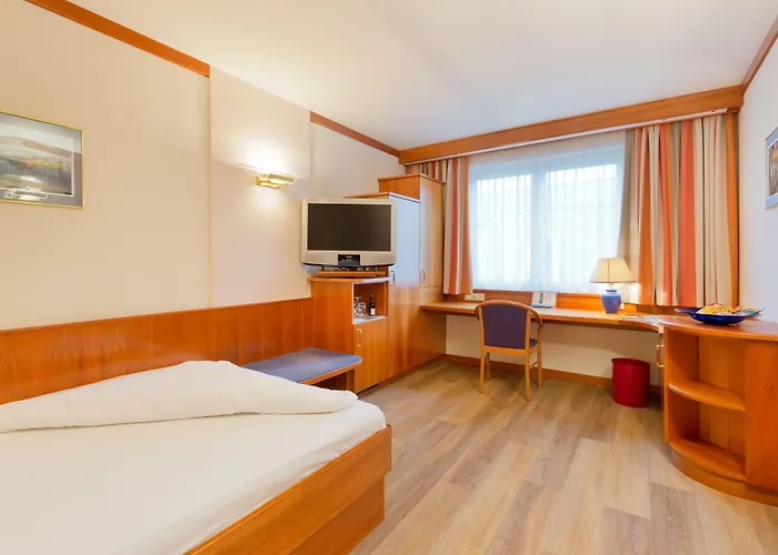 Vienna Sporthotel Готель Відень