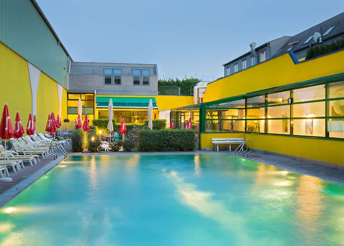 Vienna Sporthotel Готель 4*
