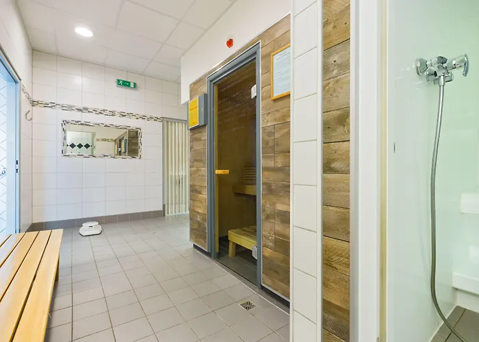 Vienna Sporthotel Готель